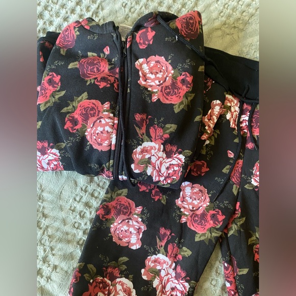 Matching set - Picture 2 of 2